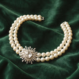 Arqa choker with pearls